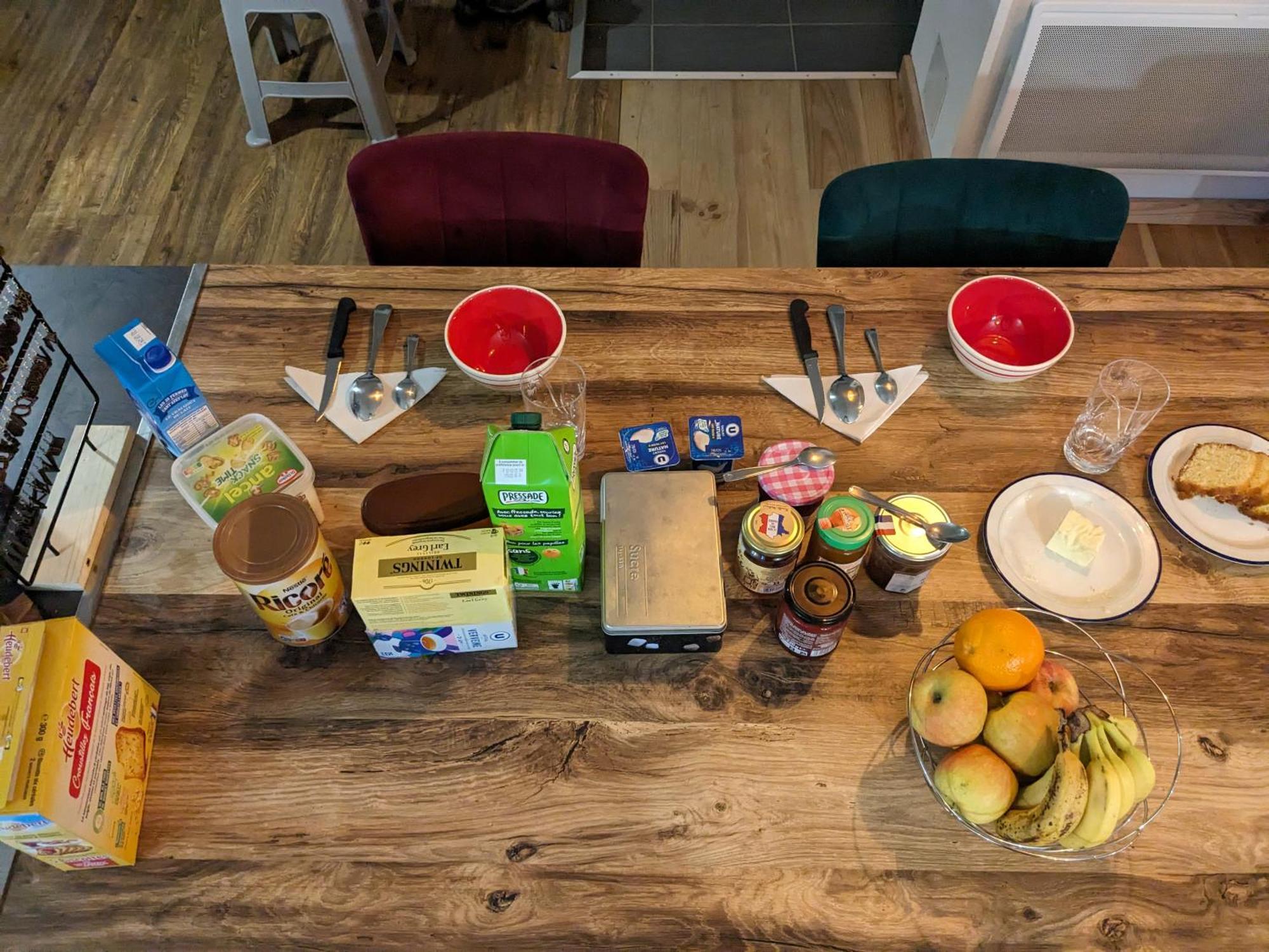 エスタン Chez Cornelia Bed & Breakfast エクステリア 写真