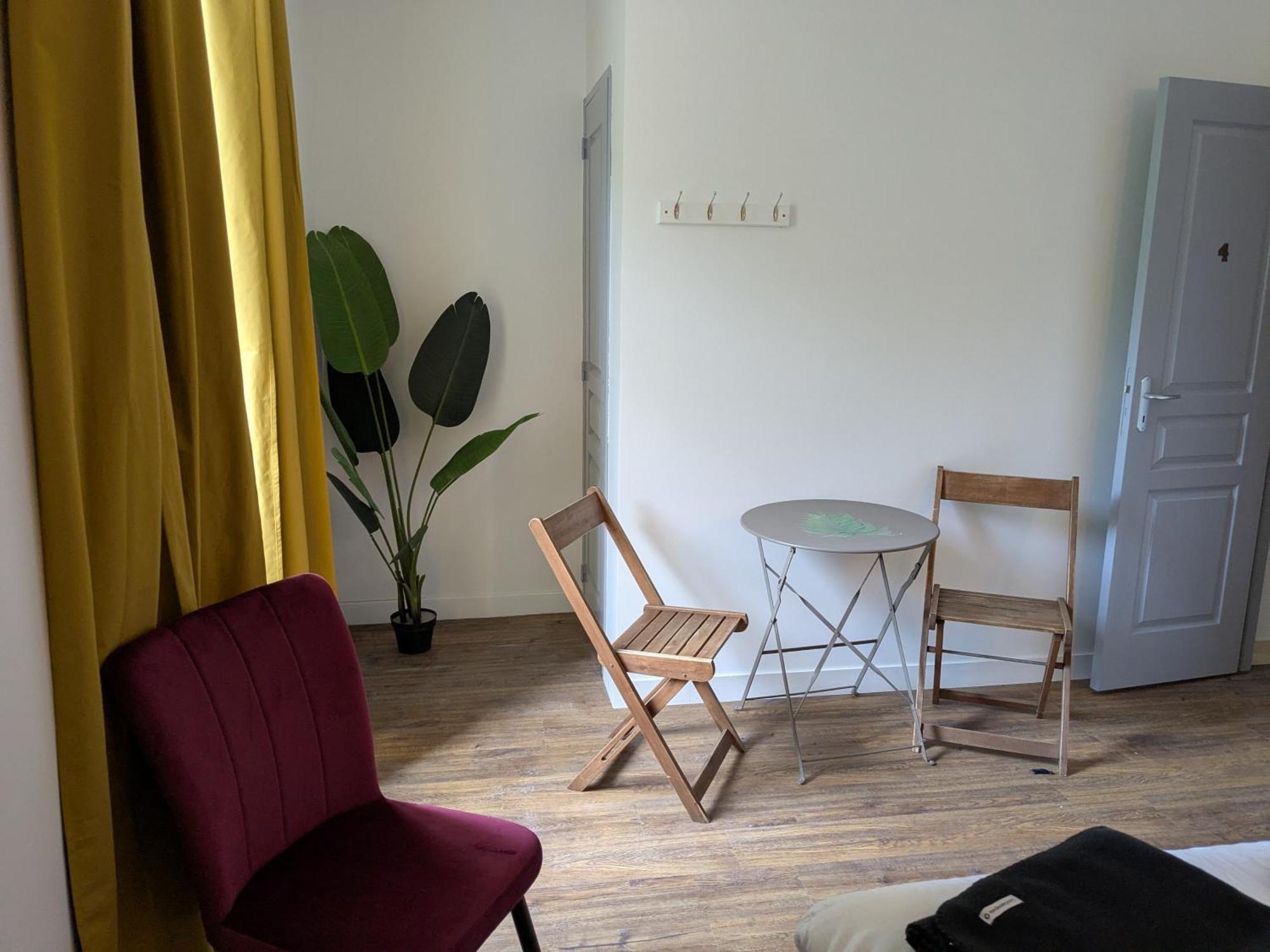 エスタン Chez Cornelia Bed & Breakfast エクステリア 写真